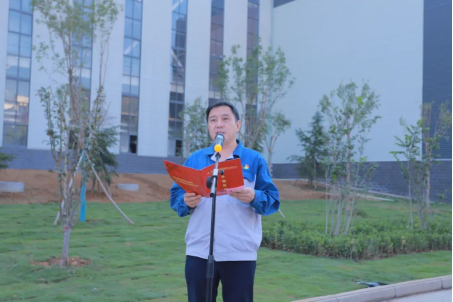 凝心聚力謀發展，砥礪奮進向未來——許昌安彩舉行國慶升國旗儀式